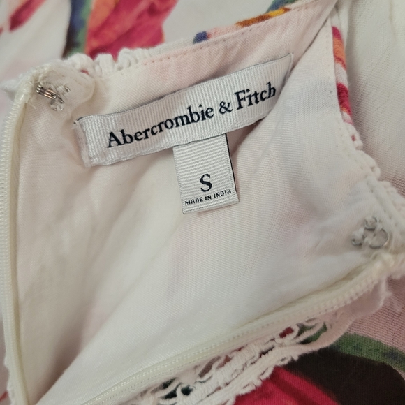 Abercrombie & Fitch Floral Crochet Lace Spaghetti Strap Mini Bib Romper *sz S* - Picture 10 of 16